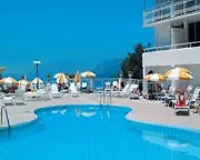 Hotel Golden View Sinarades 2*